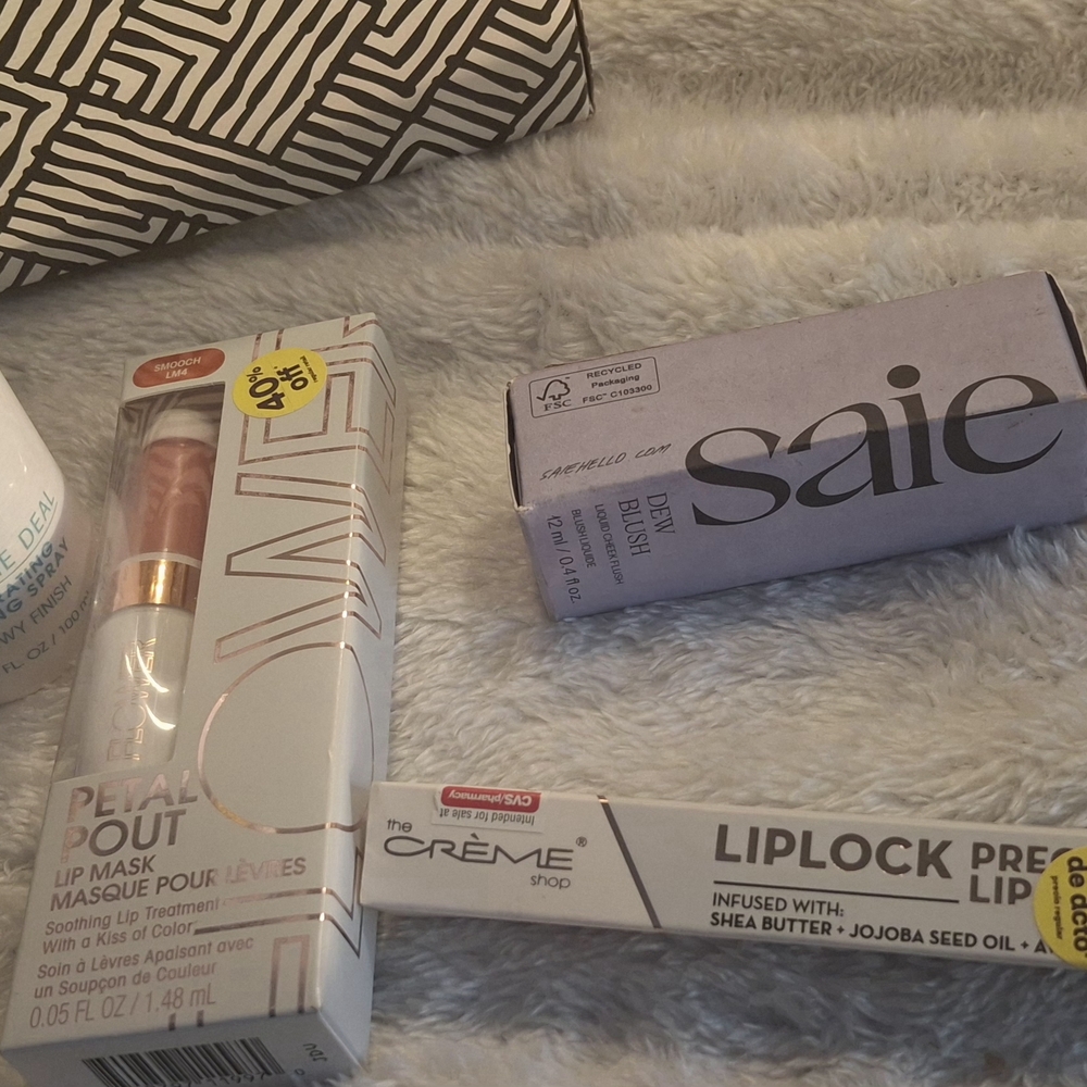 makeup bundle set 4 pcs long listing,high quality, perfect Saie Lip Mask - Cream